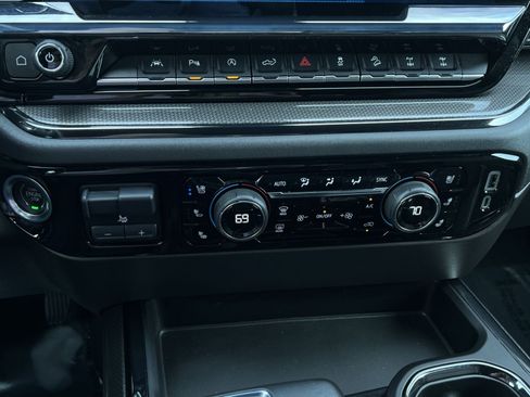 Used 2022 Chevrolet Silverado 1500 ZR2 w/ Technology Package AWD/4WD image 27