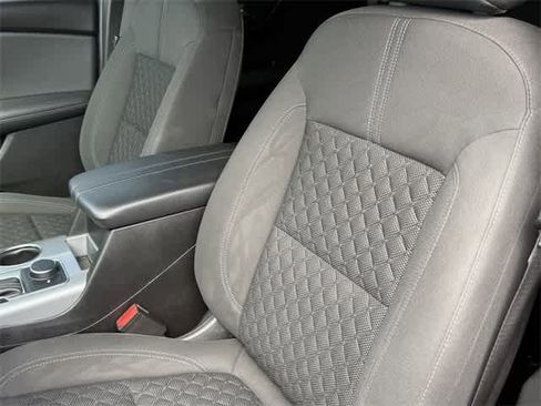 Used 2019 Chevrolet Blazer LT image 12