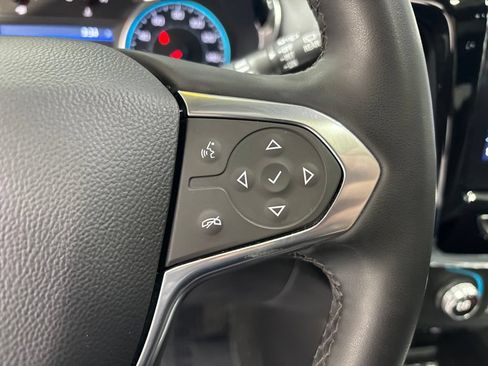 Used 2023 Chevrolet Traverse LT w/ LT Premium Package AWD/4WD image 16