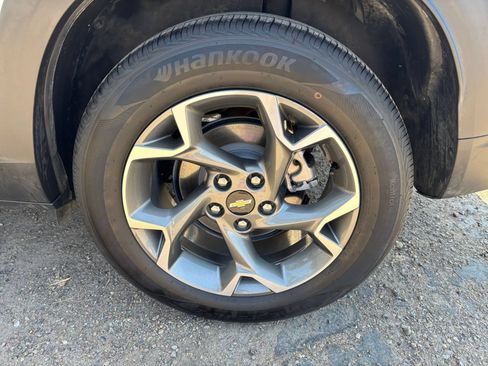 Used 2025 Chevrolet Trax LT w/ LT Convenience Package FWD image 29