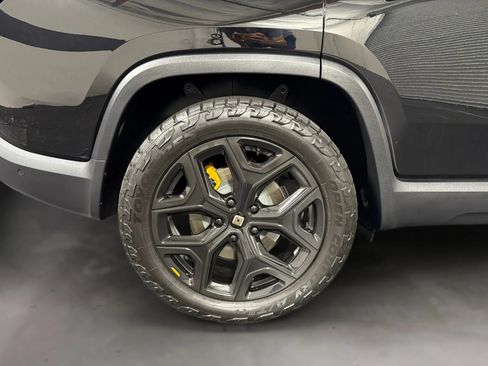 Used 2023 Rivian R1S Adventure Dual AWD/4WD image 18