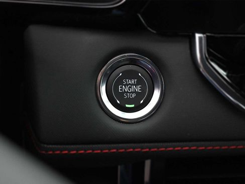 Used 2026 Chevrolet Colorado Z71 w/ Technology Package AWD/4WD image 16