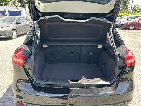 Used 2018 Ford Focus SE FWD image 9