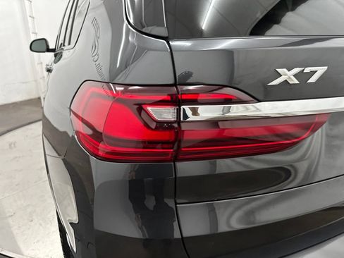 Used 2022 BMW X7 xDrive40i w/ Cold Weather Package AWD/4WD image 12