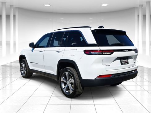 Used 2025 Jeep Grand Cherokee Limited image 5