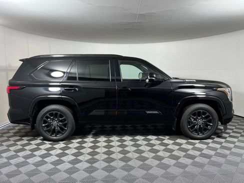 Certified 2023 Toyota Sequoia Platinum image 4