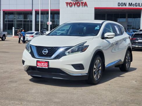 Used 2018 Nissan Murano S image 3