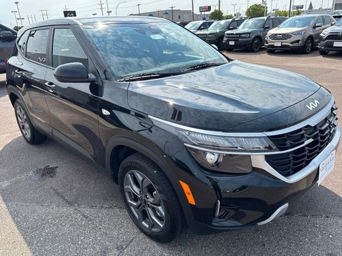 Used 2026 Kia Seltos LX AWD/4WD image 3