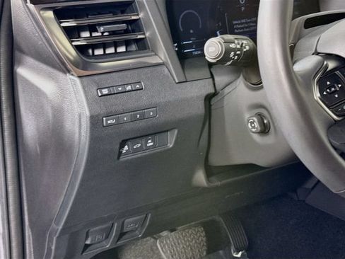 Used 2025 Lexus GX 550 w/ Accessory Package (Z1) AWD/4WD image 10