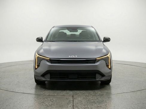 Used 2025 Kia K4 FWD image 2