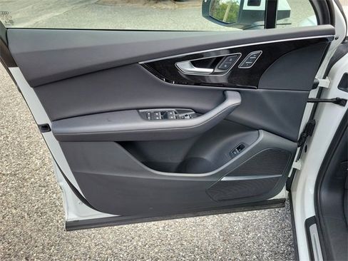 Used 2024 Audi Q7 3.0T Premium Plus image 10