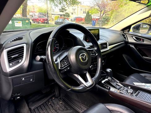 Used 2017 MAZDA MAZDA3 Touring w/ Popular Equipment Package image 17