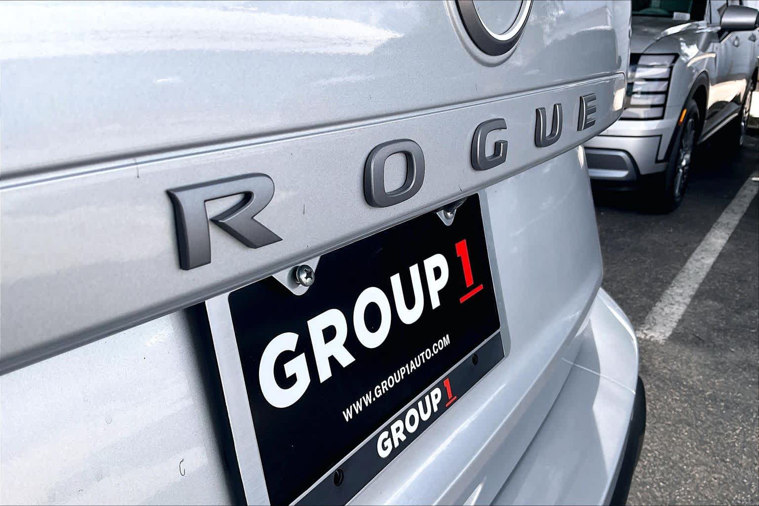 Used 2025 Nissan Rogue SV FWD image 19