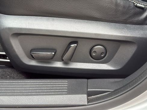 Used 2022 Nissan Rogue SV FWD image 11