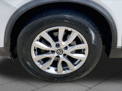 Used 2017 Nissan Rogue SV FWD image 9