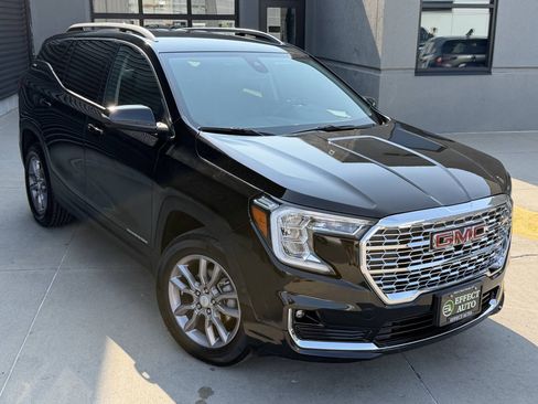 Used 2024 GMC Terrain SLT w/ Infotainment Package II AWD/4WD image 6