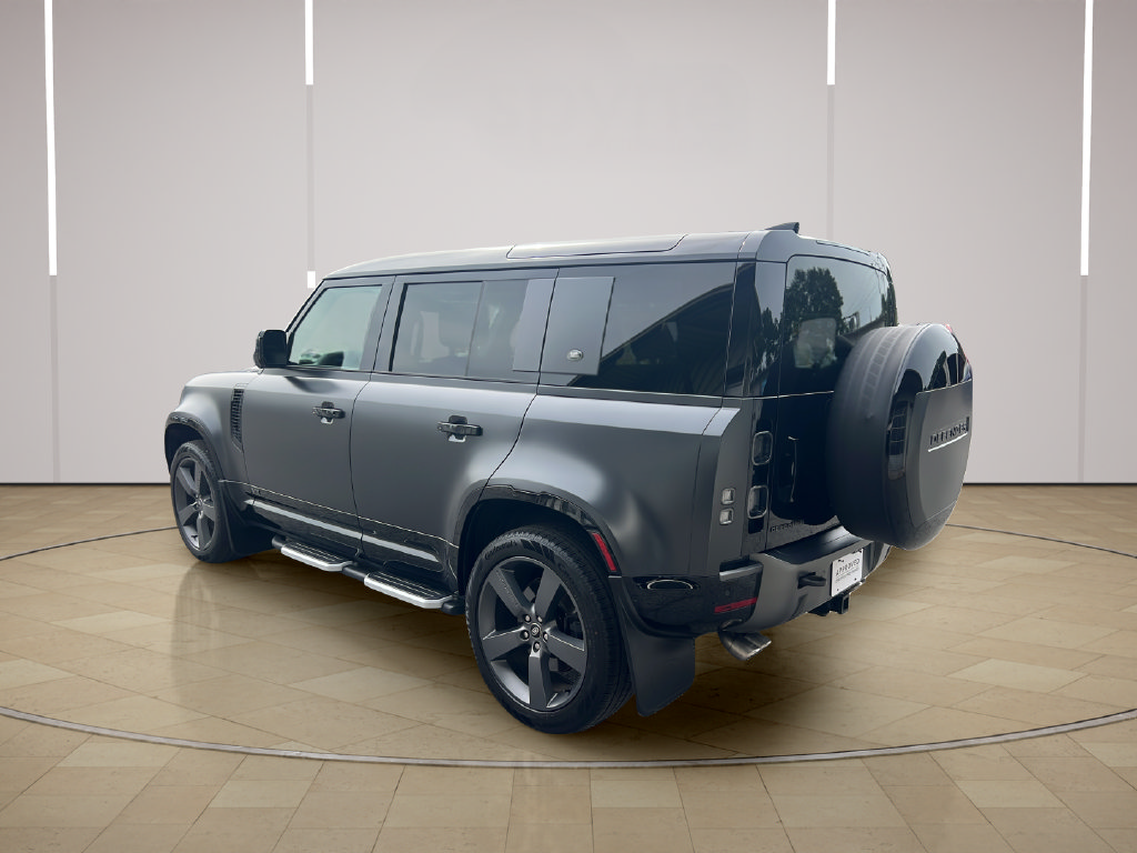 Used 2023 Land Rover Defender 110 AWD/4WD image 3