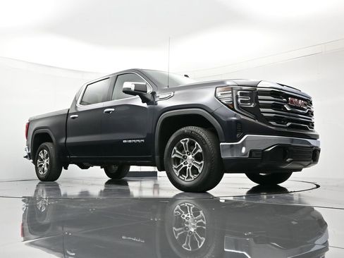 Certified 2025 GMC Sierra 1500 SLT image 39