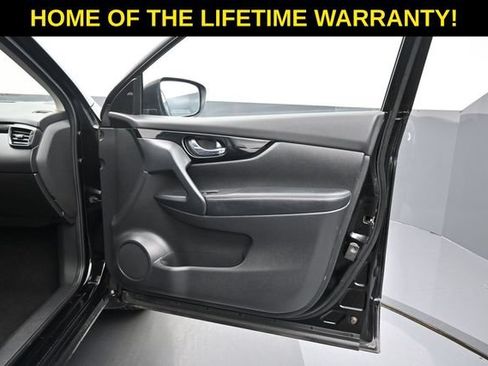 Used 2022 Nissan Rogue Sport SV AWD/4WD image 40