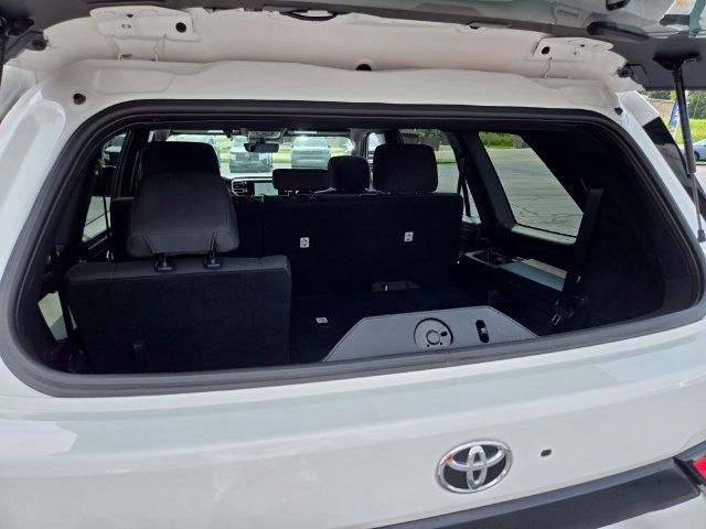 Used 2025 Toyota Sequoia SR5 AWD/4WD image 19