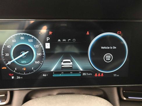 Certified 2025 Hyundai Elantra SEL FWD image 17