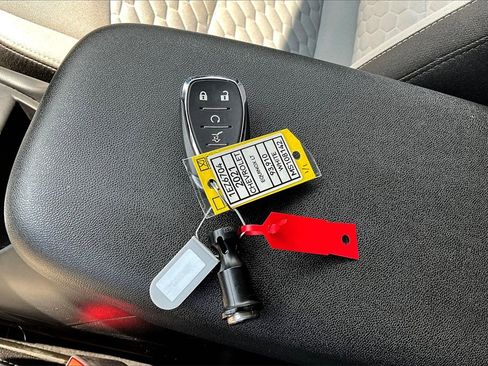 Used 2021 Chevrolet Equinox LT image 11