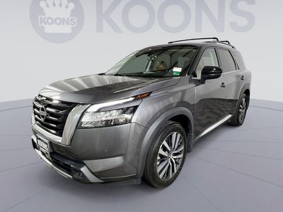Used 2022 Nissan Pathfinder Platinum w/ Cargo Package