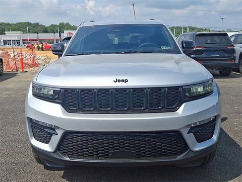 New 2025 Jeep Grand Cherokee Limited w/ Black Appearance Package image 2