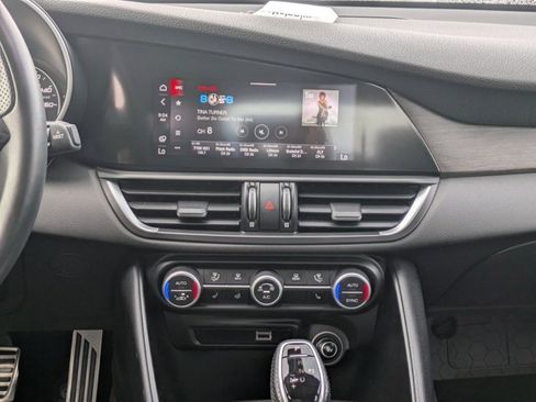 Used 2022 Alfa Romeo Giulia Ti image 15