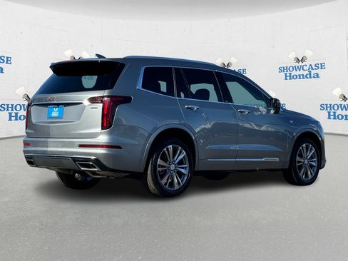 Used 2025 Cadillac XT6 Premium Luxury image 8