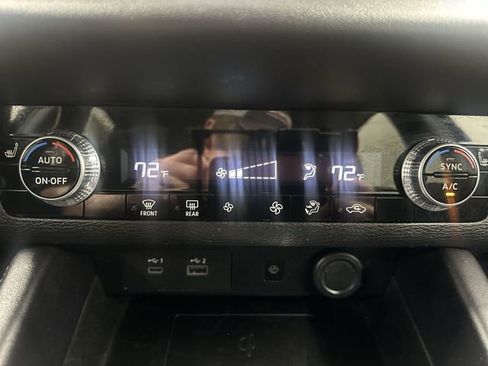 Used 2024 Mitsubishi Outlander SE image 17