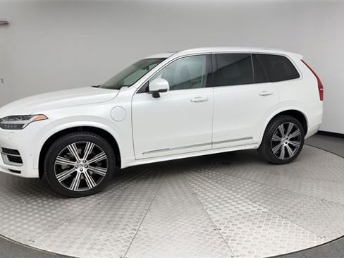 Used 2021 Volvo XC90 T8 Inscription w/ Lounge Package image 6