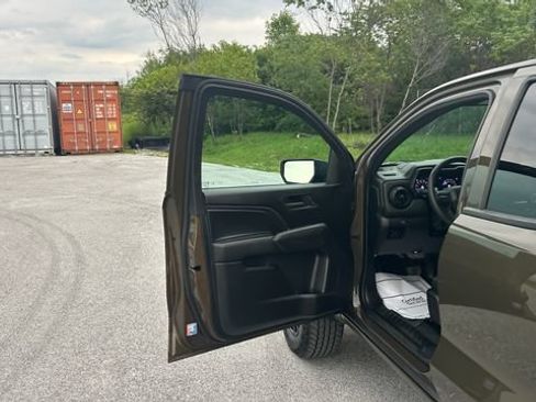 Used 2024 Chevrolet Colorado Trail Boss w/ Advanced Trailering Package AWD/4WD image 12