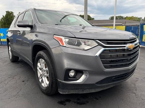 Used 2020 Chevrolet Traverse LT FWD image 32