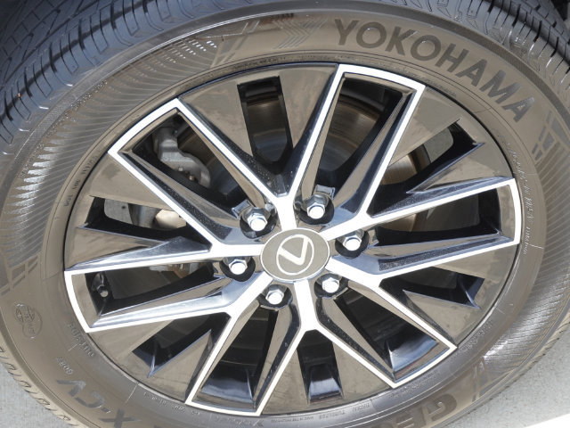 Used 2024 Lexus GX 550 w/ Accessory Package (2T) AWD/4WD image 12