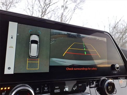 Used 2023 Toyota Highlander Limited image 23