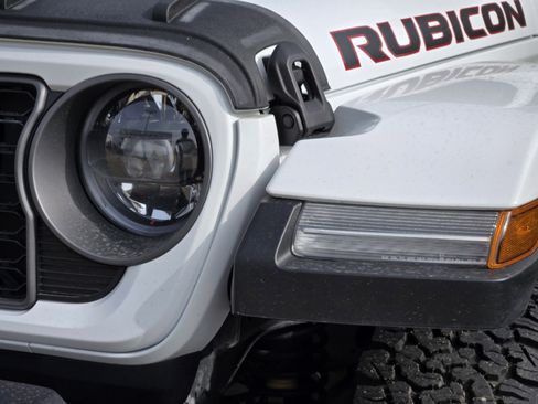 Used 2025 Jeep Wrangler Unlimited Rubicon w/ Safety Group AWD/4WD image 7