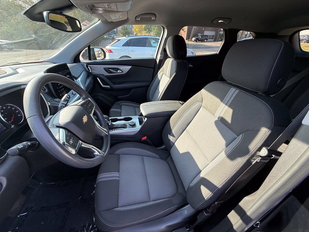 Used 2024 Chevrolet Blazer LT w/ Convenience Package FWD image 11