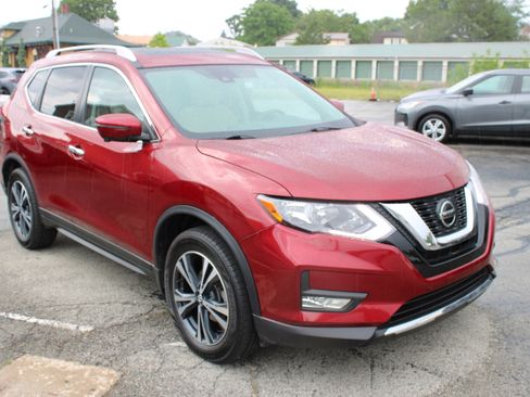 Used 2019 Nissan Rogue SV w/ Sun & Sound Touring Package AWD/4WD image 10