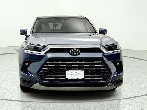 Used 2024 Toyota Grand Highlander AWD image 2