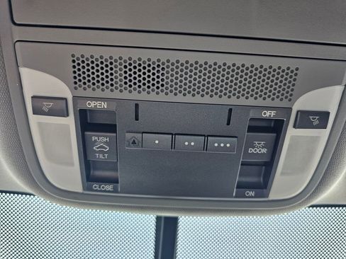 Used 2015 Acura TLX FWD image 33