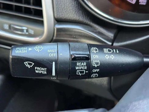 Used 2019 Jeep Grand Cherokee Limited image 28