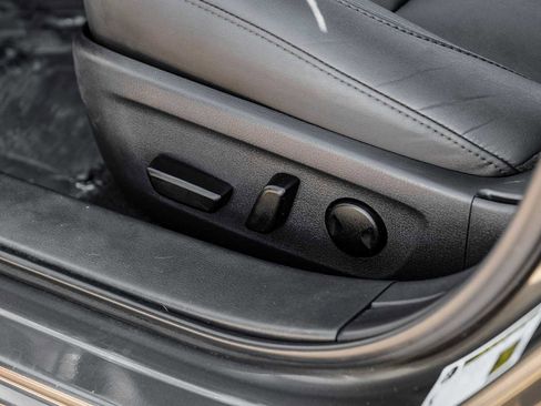 Used 2019 MAZDA MAZDA3 Sedan w/ Preferred Package image 32