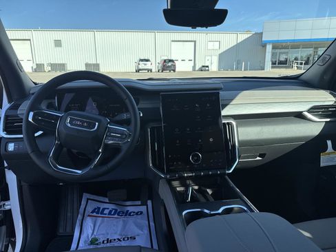 New 2026 GMC Acadia Elevation image 10