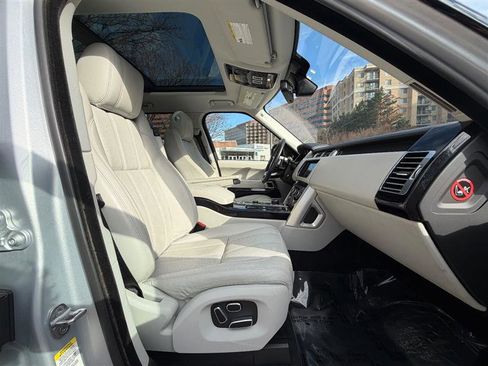Used 2014 Land Rover Range Rover HSE image 23