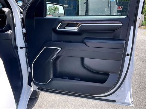 Used 2023 Chevrolet Silverado 1500 RST AWD/4WD image 19