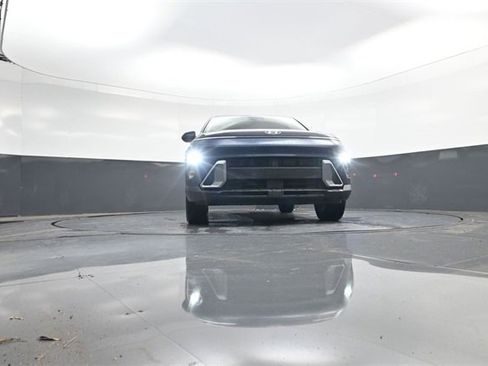Used 2024 Hyundai Kona SE image 40