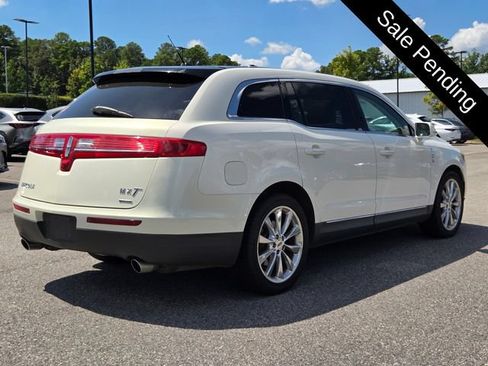 Used 2012 Lincoln MKT AWD image 5