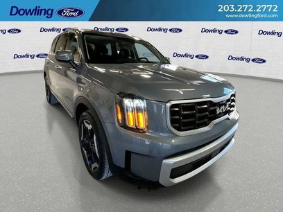 Used 2024 Kia Telluride S w/ S Sunroof Package