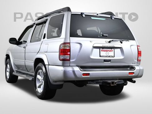 Used 2004 Nissan Pathfinder SE w/ (SRF) SE Sunroof Pkg AWD/4WD image 5